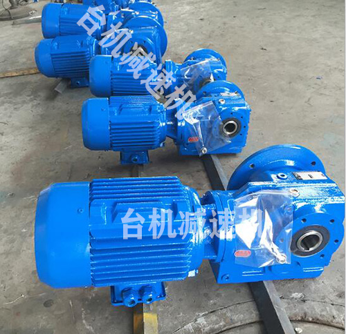 加工中空軸裝式斜齒輪減速機(jī)-從擇廠開(kāi)始
